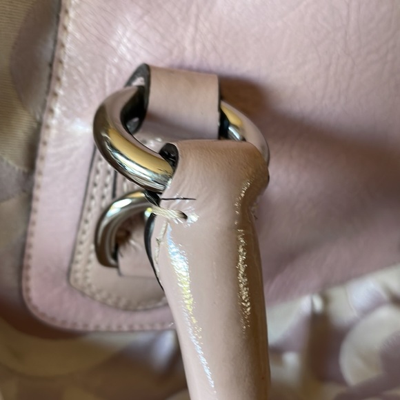 Coach shoulder bag silver hardware light pinkish purple color gray inside - Picture 15 of 16